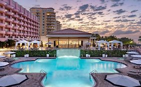 The Vinoy® Renaissance St. Petersburg Resort & Golf Club